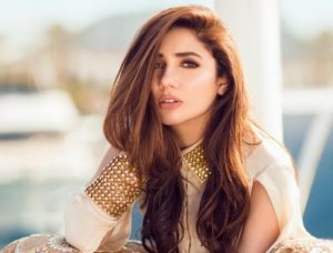 1571492-mahira-1511942161
