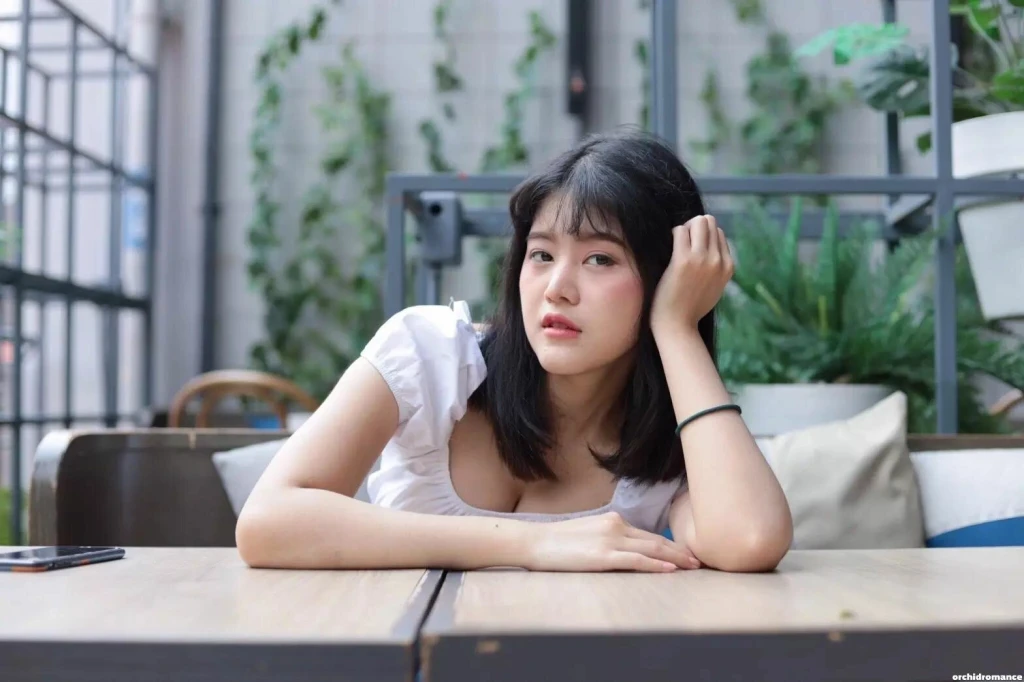 Sareena, 24