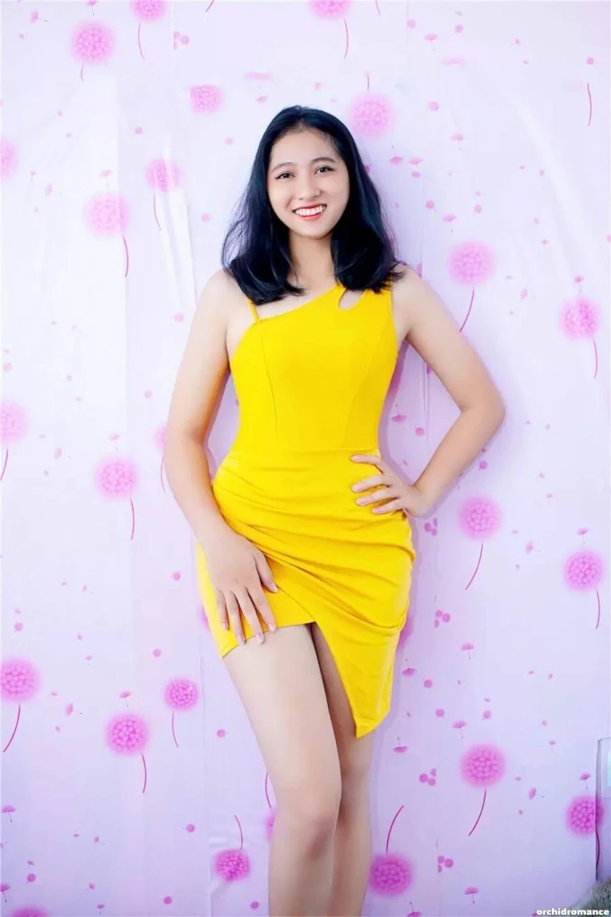 MINH THU, 21