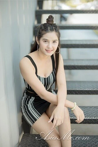 Paula, 25