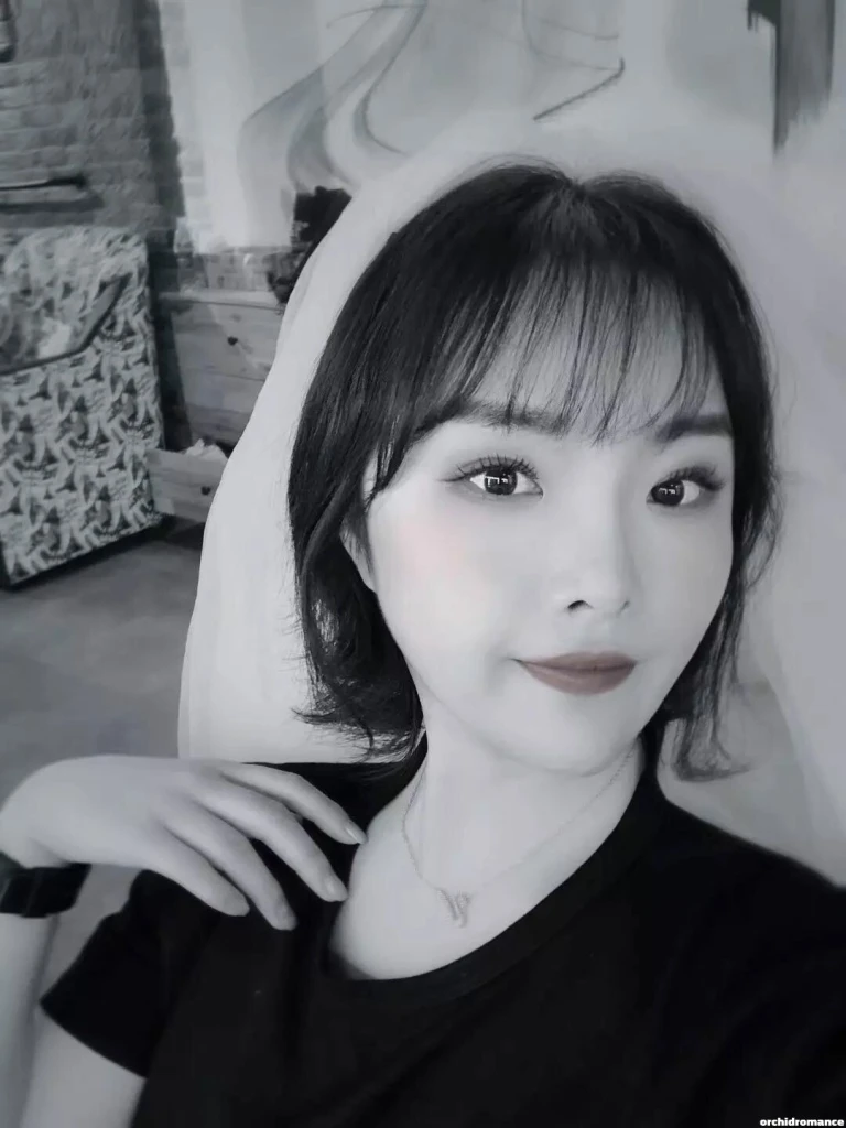 Qingqing, 43