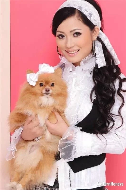 Gabriela, 38