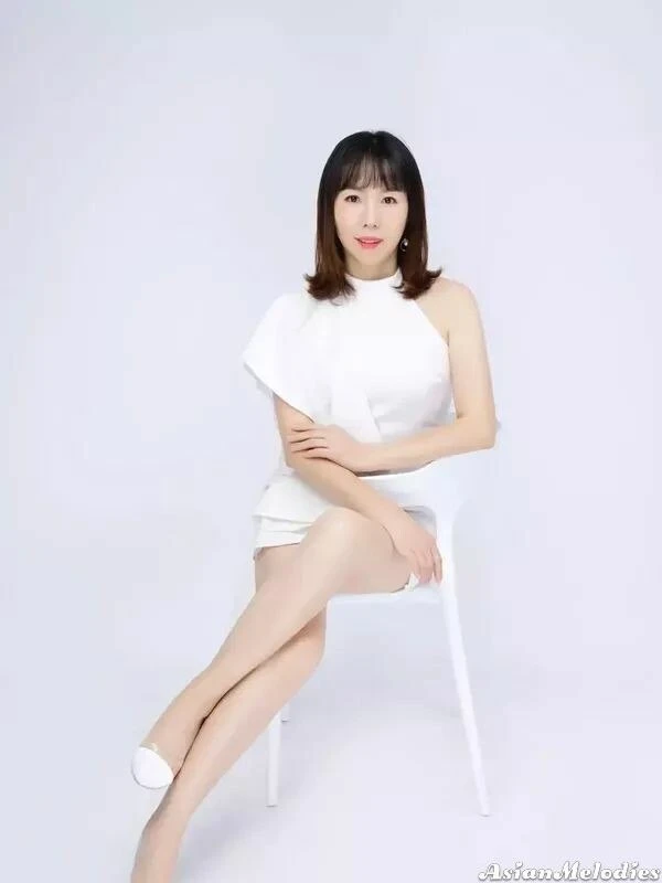 Cathy, 40