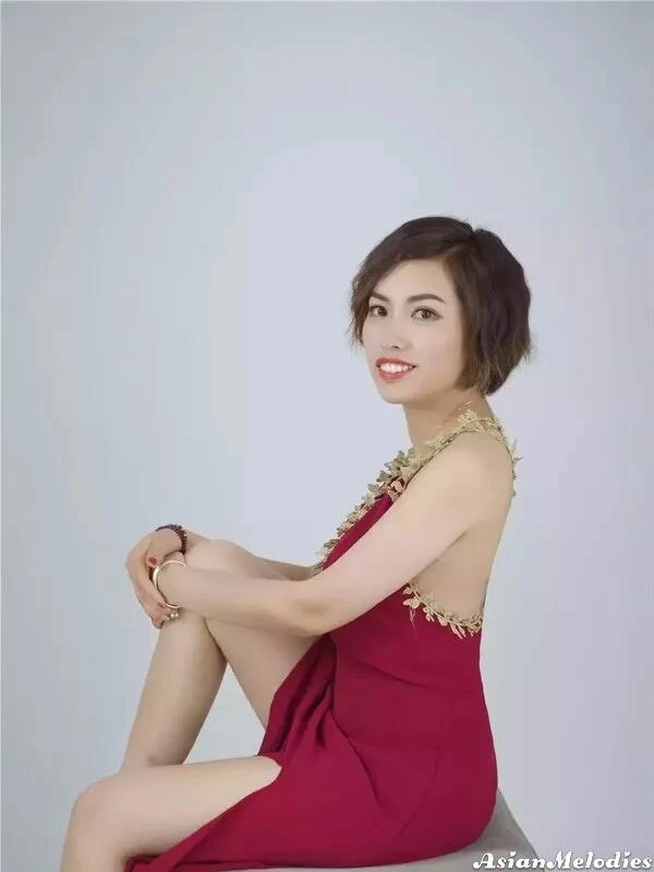 Kelly, 33