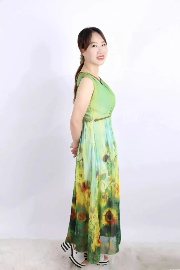 Lijun, 49