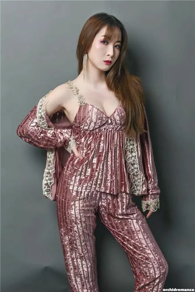 Sophia, 42