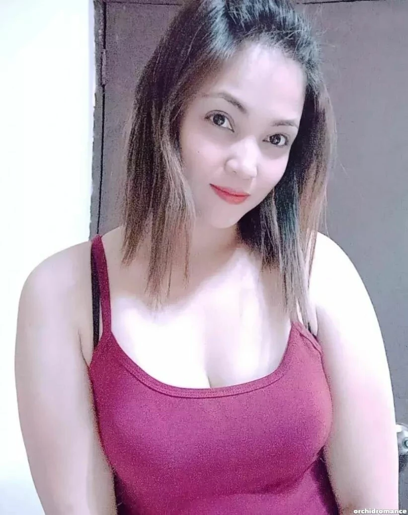 Samantha, 35