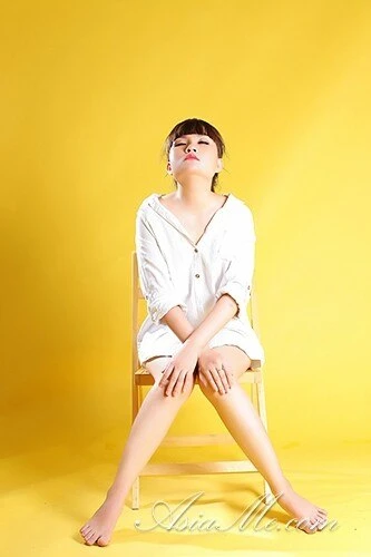 Liying, 33