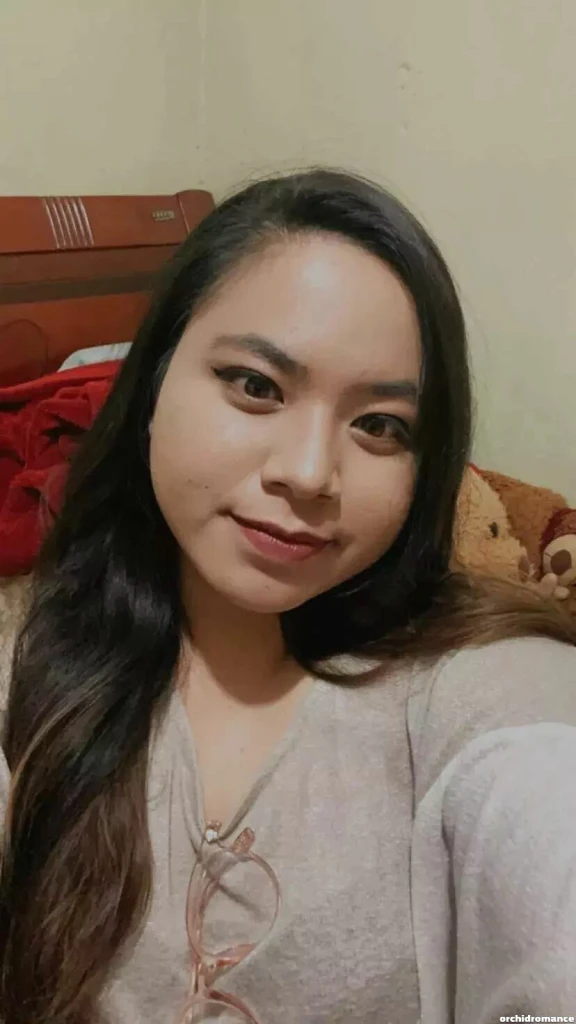 DONNA, 23