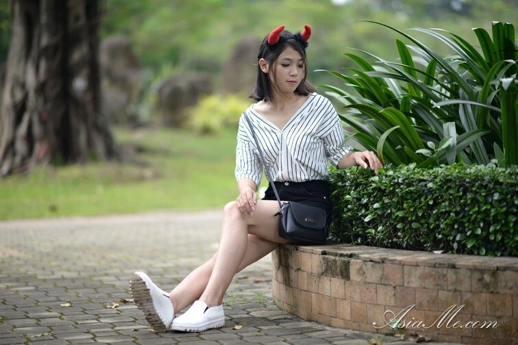 Hong, 24