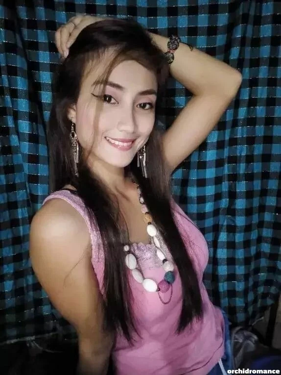 Marianel, 25