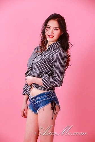 Nana, 23
