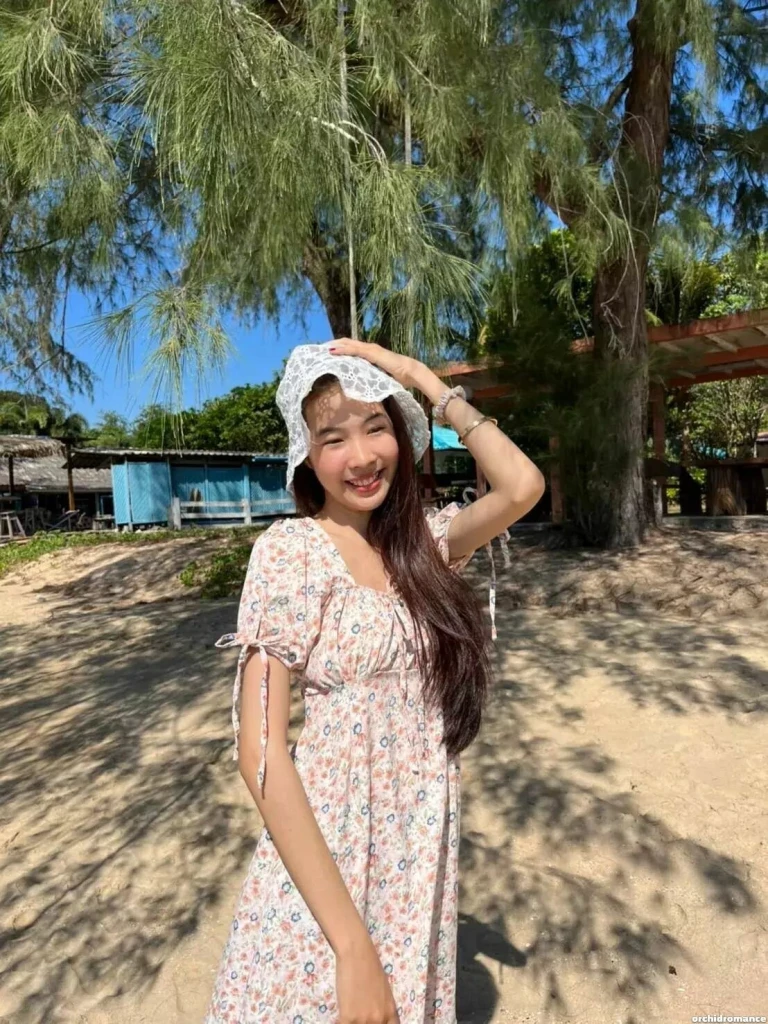 Natcha, 19