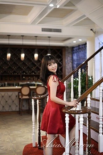 Lili, 27
