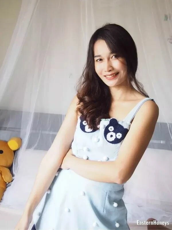 Jenjira, 32