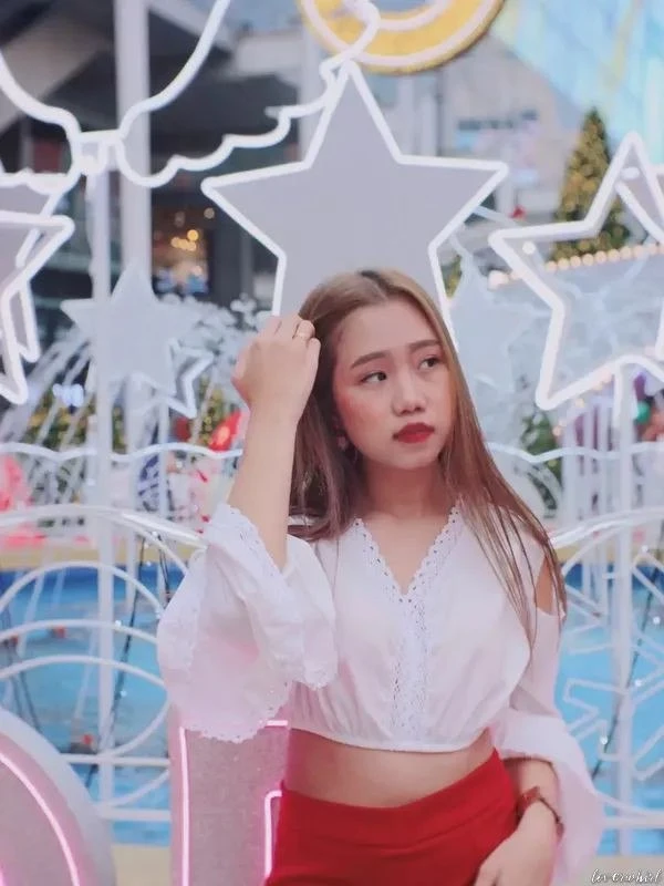 Suphatsorn, 25