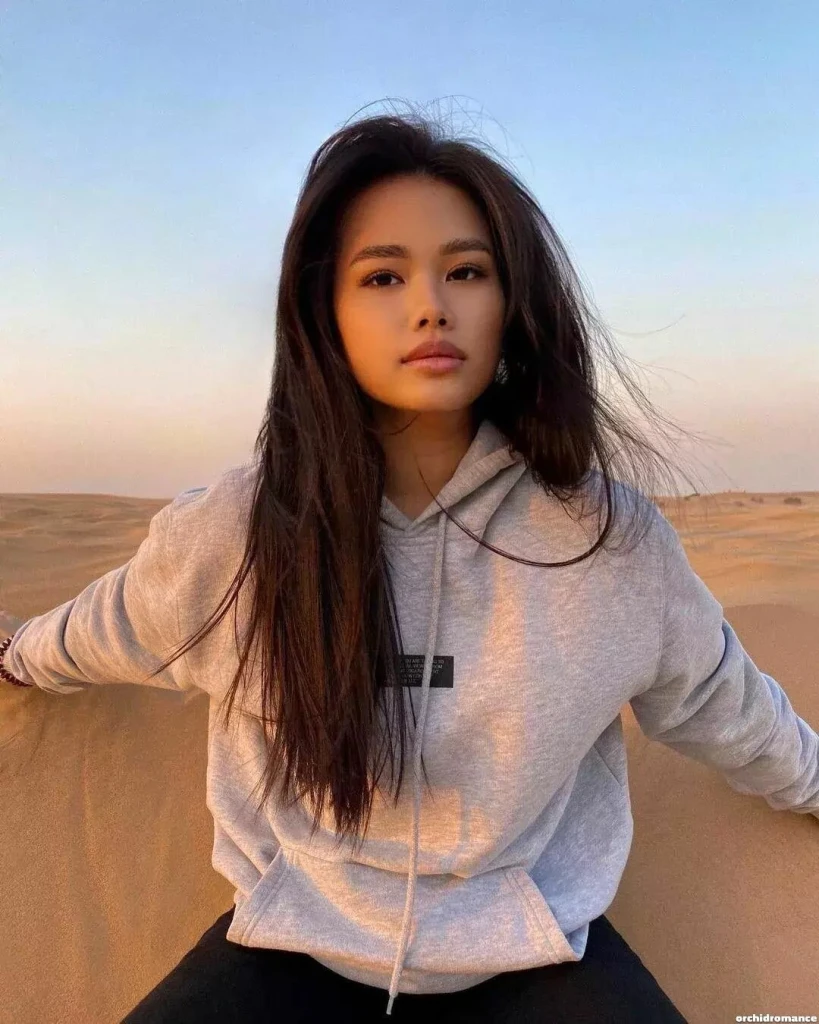 NGUYEN THI, 24