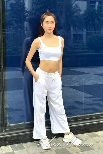 Sunny, 20