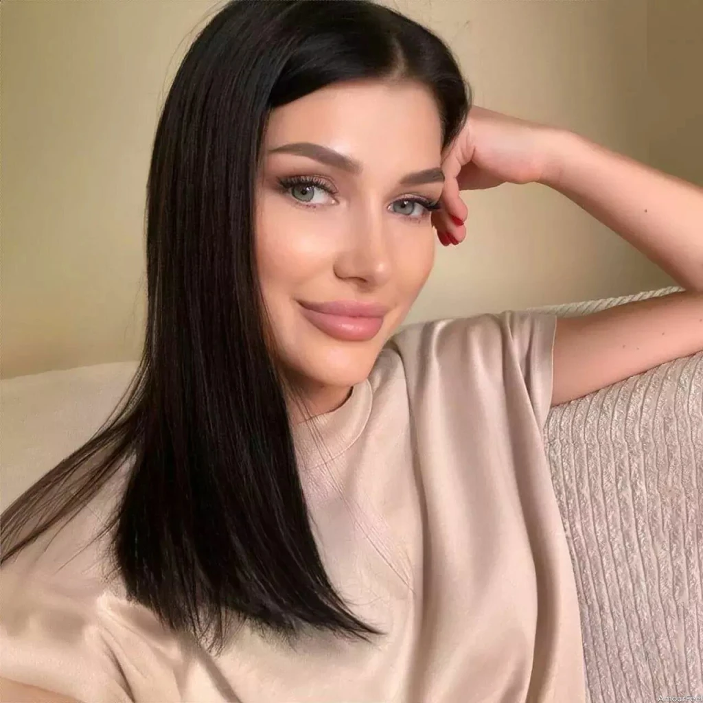 Adelya, 33