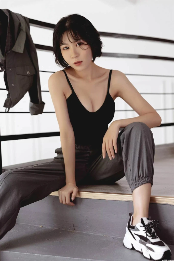 Lily, 30