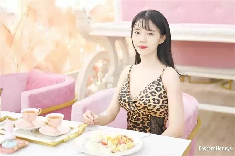 Ying, 23