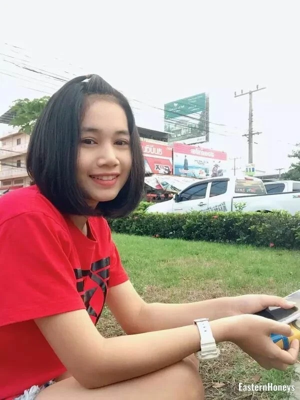Thanya, 19