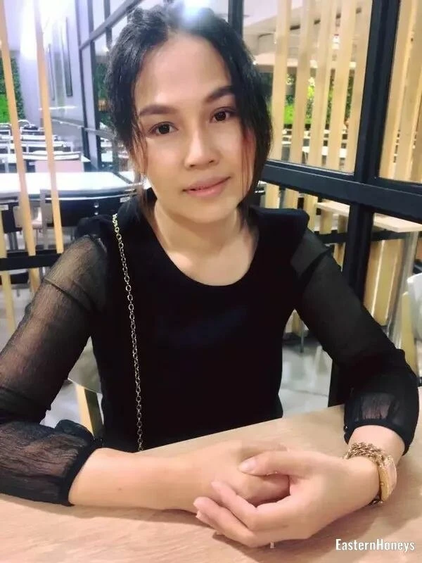 Kamonchanok, 45