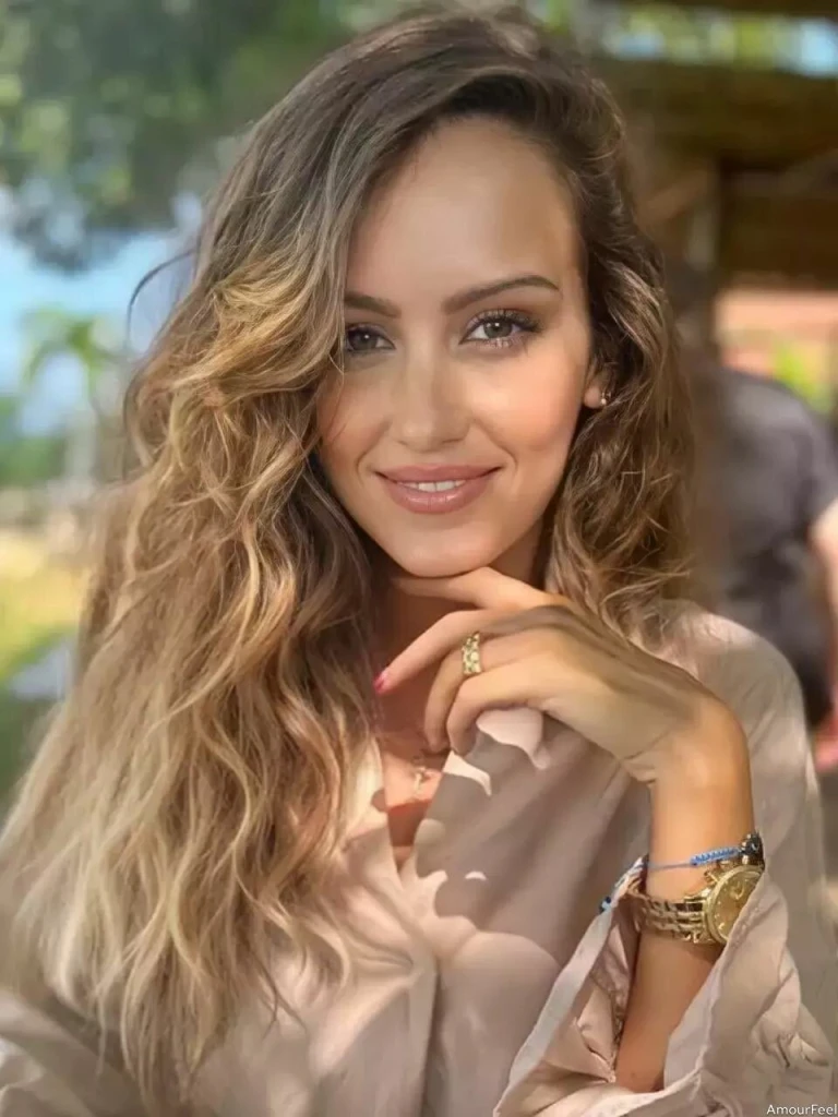 Manee, 37